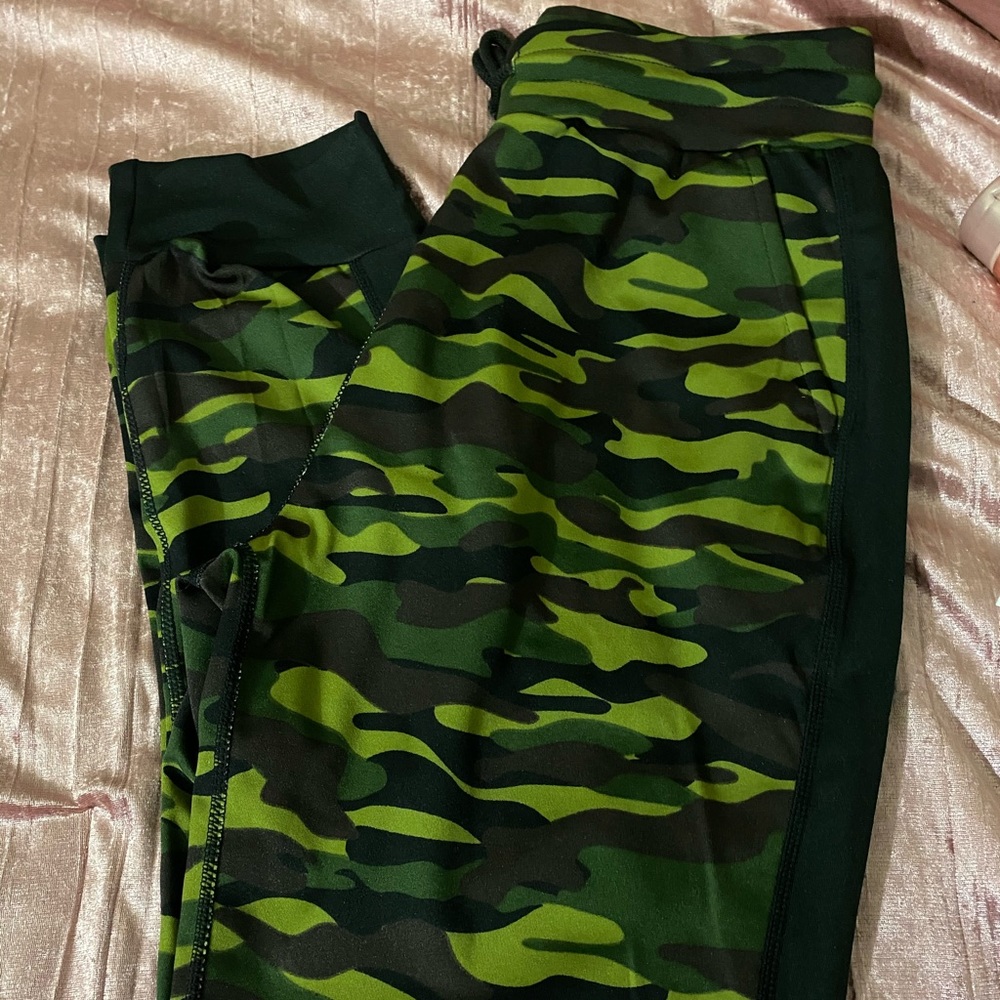 Two piece jogging set.